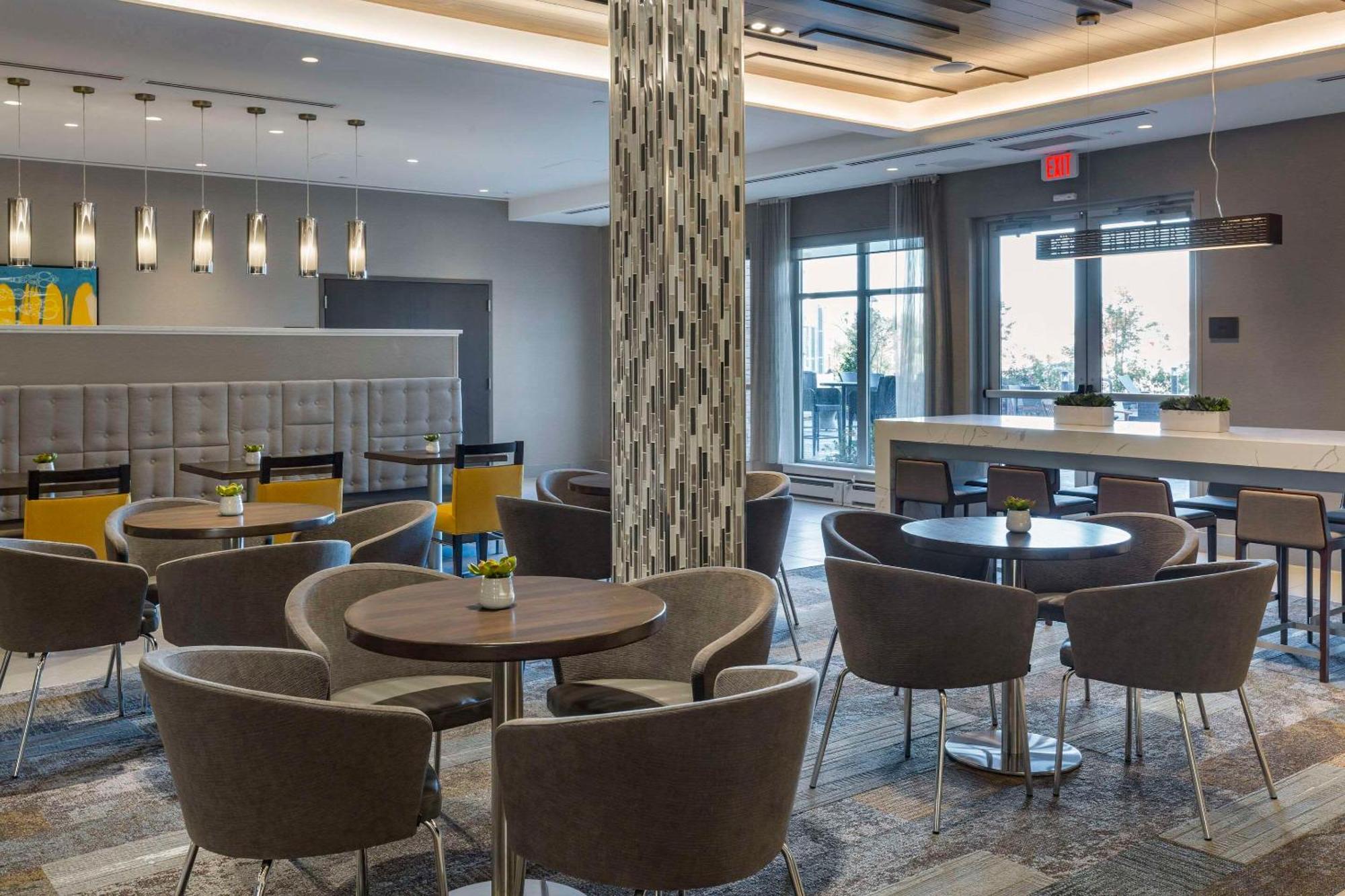 Cambria Hotel Manchester South Windsor Bagian luar foto