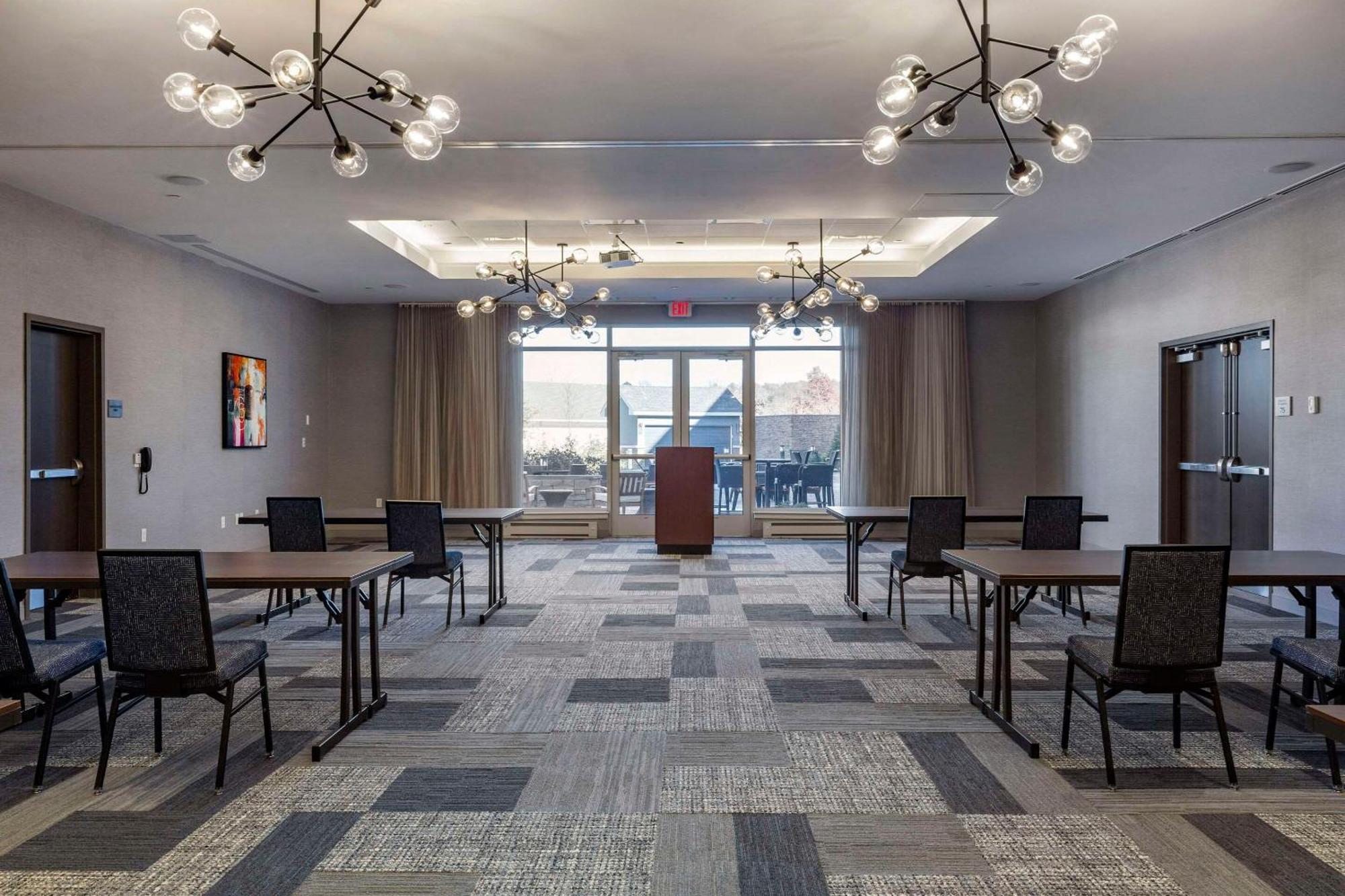 Cambria Hotel Manchester South Windsor Bagian luar foto