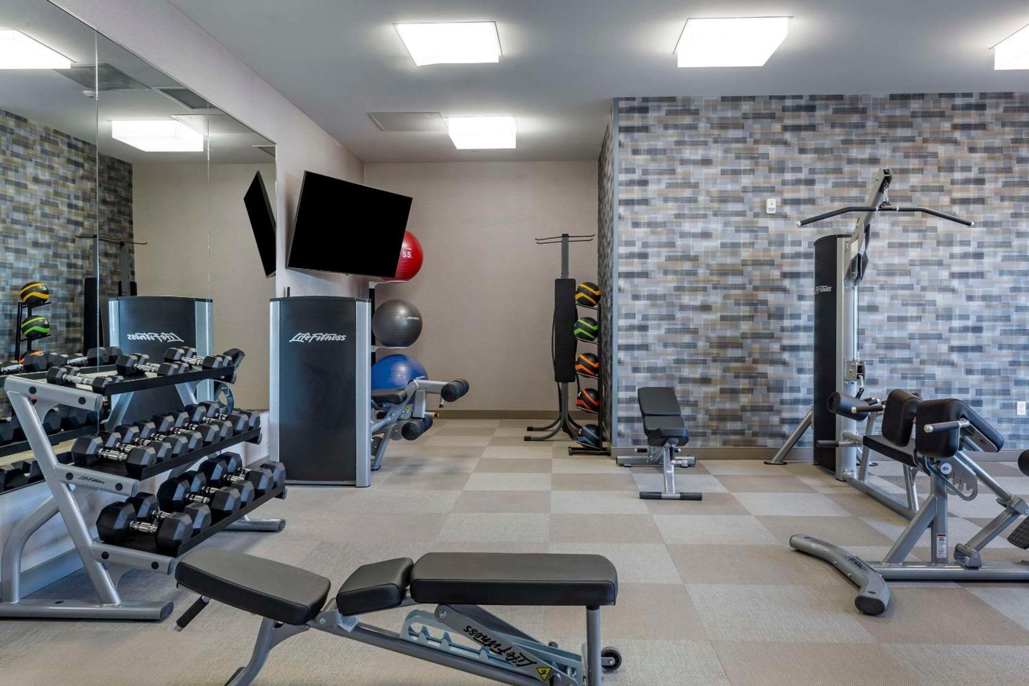 Cambria Hotel Manchester South Windsor Bagian luar foto