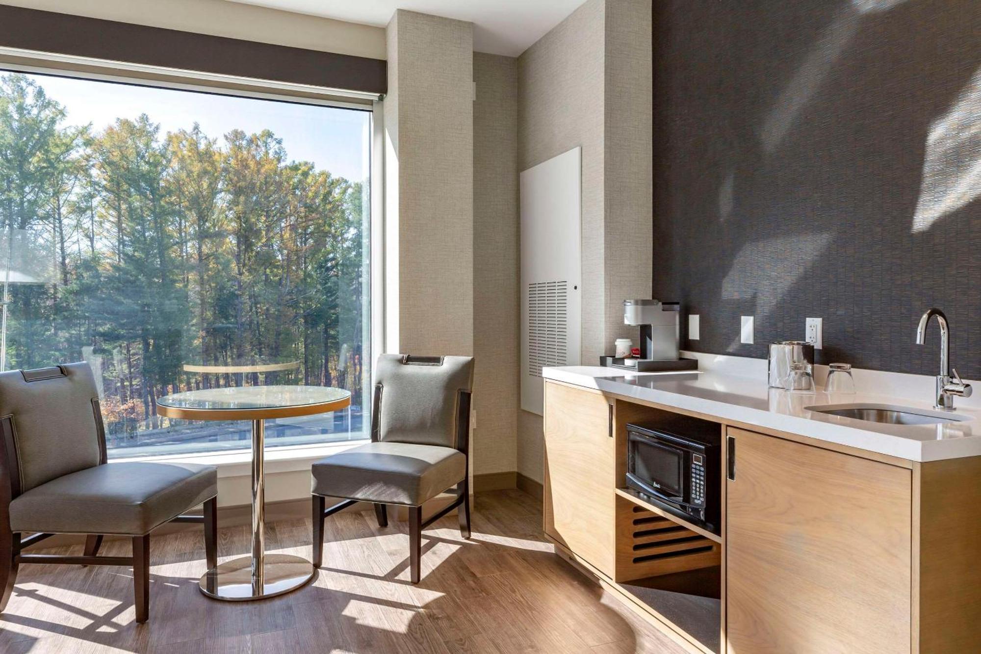 Cambria Hotel Manchester South Windsor Bagian luar foto